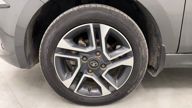 Second-hand 2022 Tata Tiago XZ Plus for sale in Pune-20