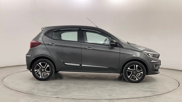 Second-hand 2022 Tata Tiago XZ Plus for sale in Pune-2