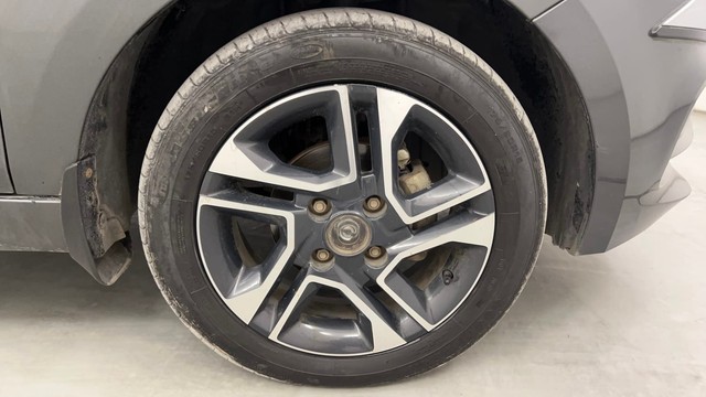 Second-hand 2022 Tata Tiago XZ Plus for sale in Pune-17