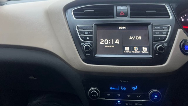 Second-hand 2018 Hyundai i20 1.4 Asta Option for sale in Hyderabad-34