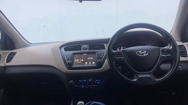 Second-hand 2018 Hyundai i20 1.4 Asta Option for sale in Hyderabad-11