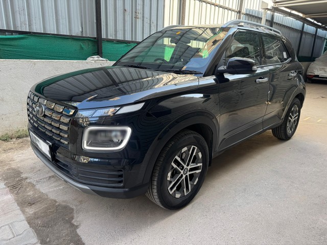 Second-hand 2025 Hyundai Venue SX Opt Turbo DCT for sale in Chennai-3