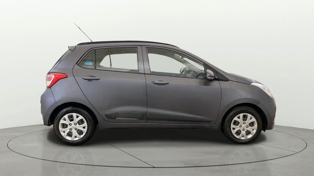 Second-hand 2015 Hyundai Grand i10 Sportz for sale in Noida-1