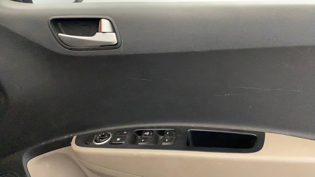 Second-hand 2015 Hyundai Grand i10 Sportz for sale in Noida-17