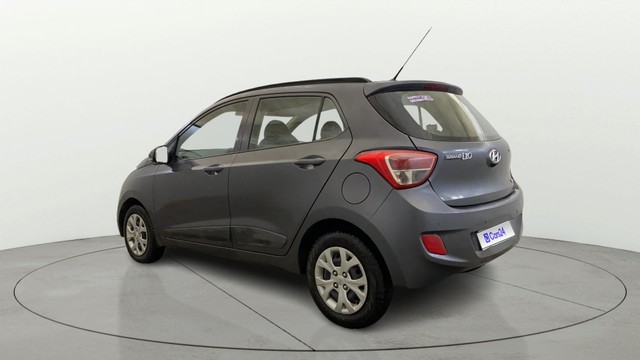 Second-hand 2015 Hyundai Grand i10 Sportz for sale in Noida-4