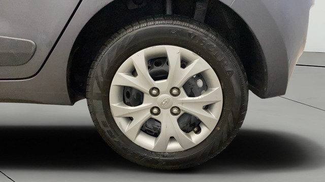 Second-hand 2015 Hyundai Grand i10 Sportz for sale in Noida-26