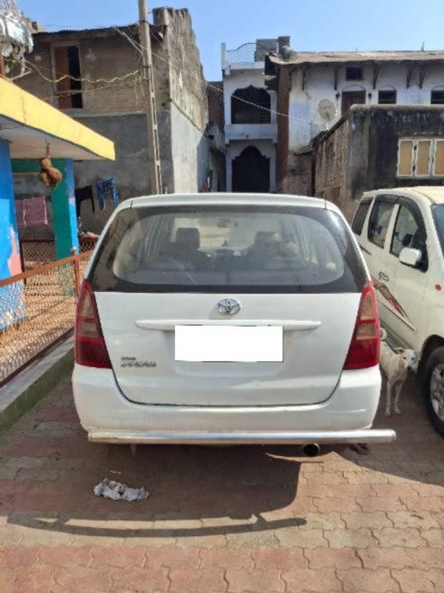 Second-hand 2006 Toyota Innova 2.5 E for sale in Gandhinagar-1