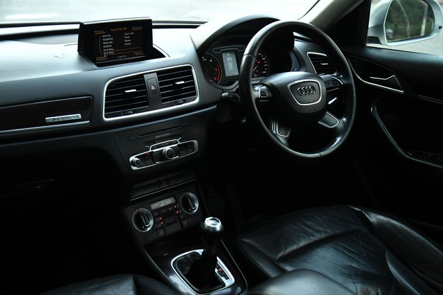 Second-hand 2015 Audi Q3 2.0 TDI Quattro Premium Plus for sale in Kolkata-6