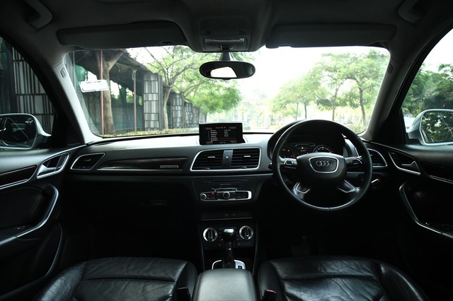 Second-hand 2015 Audi Q3 2.0 TDI Quattro Premium Plus for sale in Kolkata-19