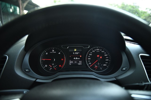 Second-hand 2015 Audi Q3 2.0 TDI Quattro Premium Plus for sale in Kolkata-12