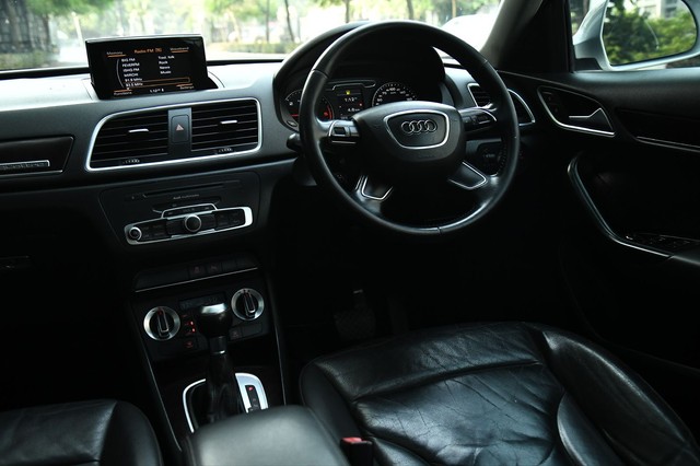 Second-hand 2015 Audi Q3 2.0 TDI Quattro Premium Plus for sale in Kolkata-21