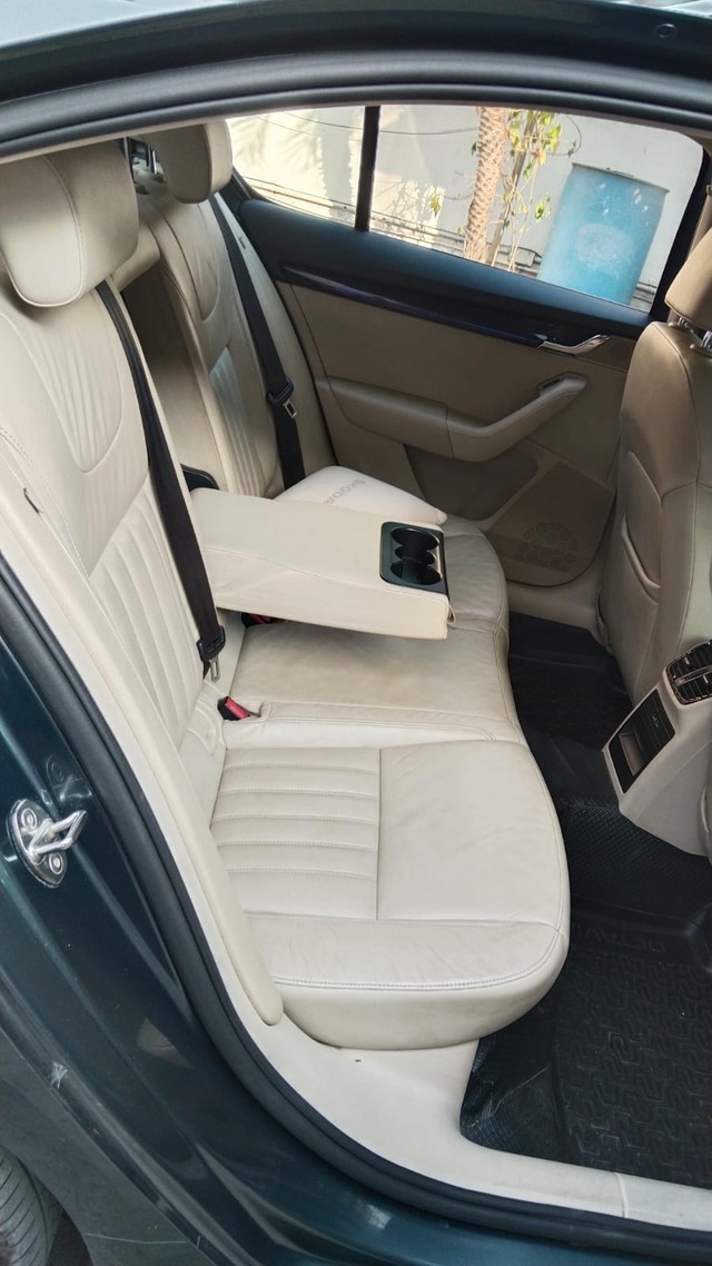 Second-hand 2019 Skoda Octavia 1.8 TSI AT L K for sale in Coimbatore-11