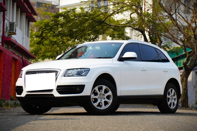 Second-hand 2013 Audi Q3 35 TDI Quattro Premium Plus for sale in Kolkata-6