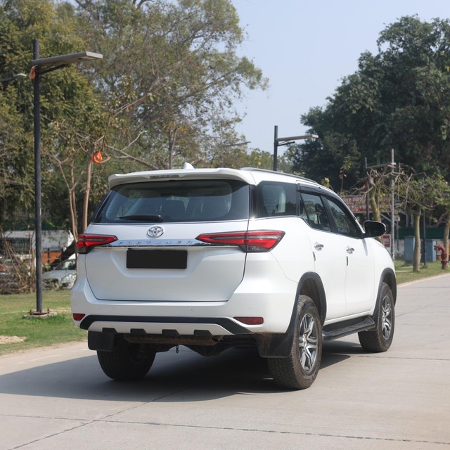 Second-hand 2024 Toyota Fortuner 4X2 AT for sale in New Delhi-5