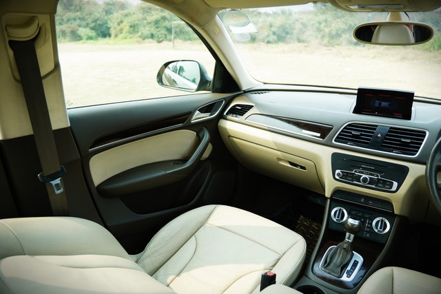 Second-hand 2015 Audi Q3 35 TDI Quattro Premium for sale in Kolkata-15