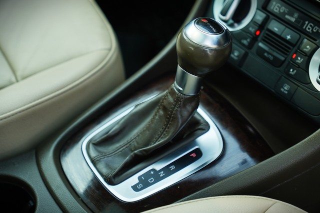 Second-hand 2015 Audi Q3 35 TDI Quattro Premium for sale in Kolkata-12