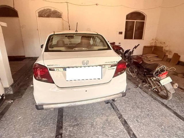 Second-hand 2013 Honda Amaze Anniversary Edition for sale in Mainpuri-1