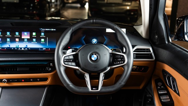 BMW 3 Series Long Wheelbase 330Li M Sport Second-hand 2026 BMW 3 Series Long Wheelbase 330Li M Sport for sale in New Delhi-6