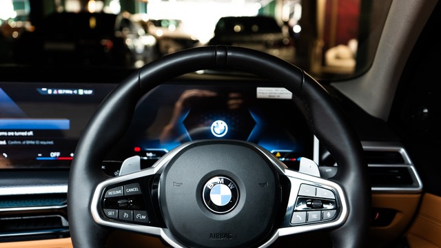 BMW 3 Series Long Wheelbase 330Li M Sport Second-hand 2026 BMW 3 Series Long Wheelbase 330Li M Sport for sale in New Delhi-4