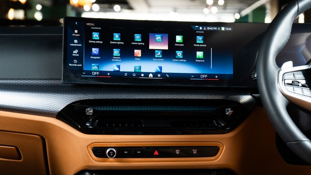 BMW 3 Series Long Wheelbase 330Li M Sport Second-hand 2026 BMW 3 Series Long Wheelbase 330Li M Sport for sale in New Delhi-12