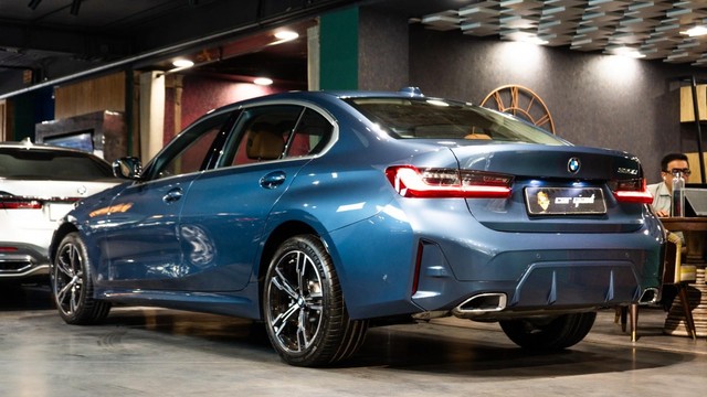 BMW 3 Series Long Wheelbase 330Li M Sport Second-hand 2026 BMW 3 Series Long Wheelbase 330Li M Sport for sale in New Delhi-5