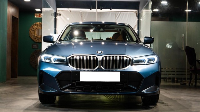 BMW 3 Series Long Wheelbase 330Li M Sport Second-hand 2026 BMW 3 Series Long Wheelbase 330Li M Sport for sale in New Delhi-1