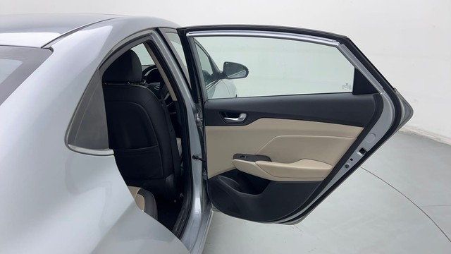 Second-hand 2019 Hyundai Verna 1.6 VTVT SX for sale in Gurgaon-23