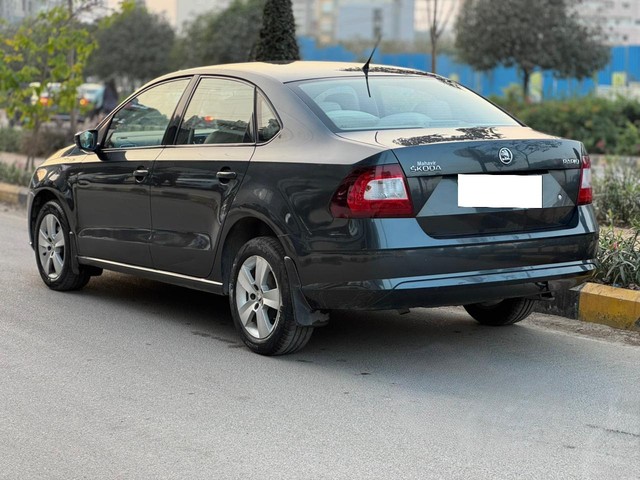 Second-hand 2018 Skoda Rapid 1.5 TDI AT Ambition BSIV for sale in Hyderabad-3