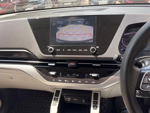 Second-hand 2024 Kia Carens Prestige Plus Opt Diesel AT for sale in Thane-21