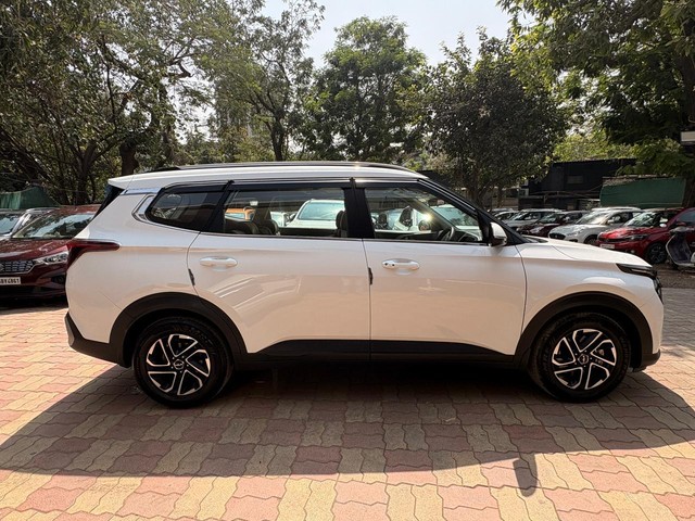 Second-hand 2024 Kia Carens Prestige Plus Opt Diesel AT for sale in Thane-11