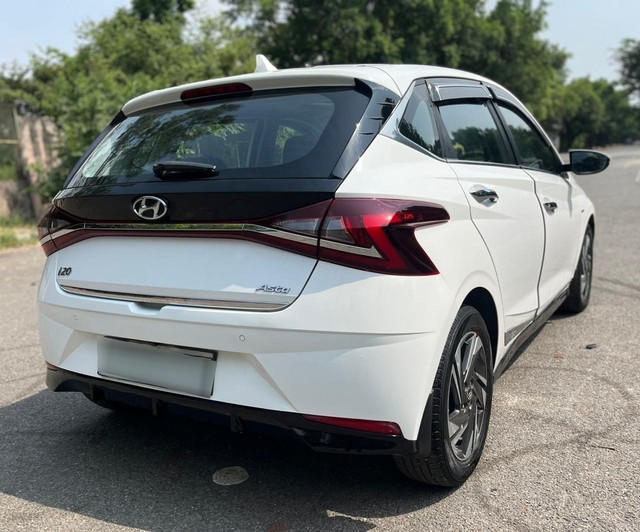 Second-hand 2022 Hyundai i20 Asta IVT DT for sale in New Delhi-9