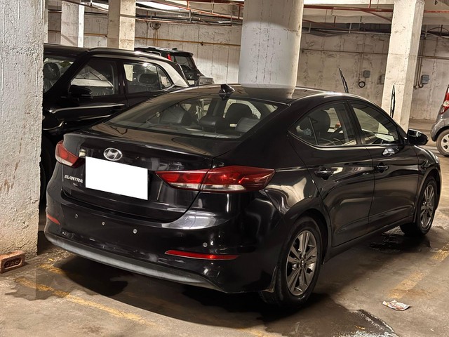 Second-hand 2018 Hyundai Elantra 1.6 S for sale in Faridabad-5