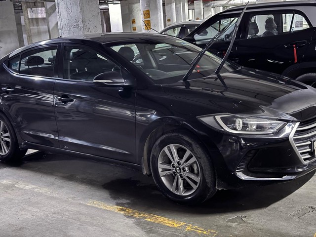 Second-hand 2018 Hyundai Elantra 1.6 S for sale in Faridabad-4