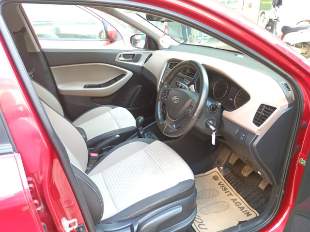 Second-hand 2018 Hyundai i20 Petrol Asta for sale in Mumbai-9