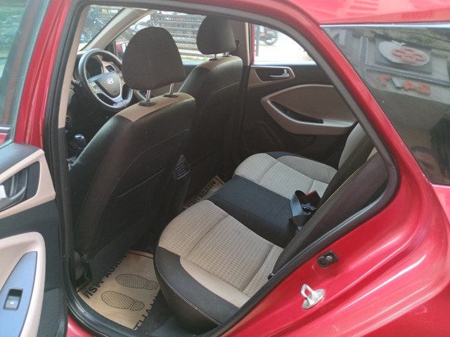 Second-hand 2018 Hyundai i20 Petrol Asta for sale in Mumbai-8