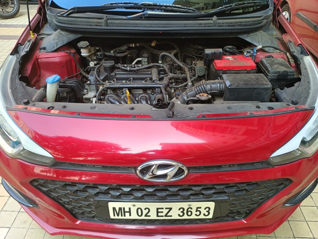 Second-hand 2018 Hyundai i20 Petrol Asta for sale in Mumbai-3