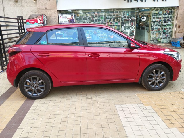 Second-hand 2018 Hyundai i20 Petrol Asta for sale in Mumbai-11