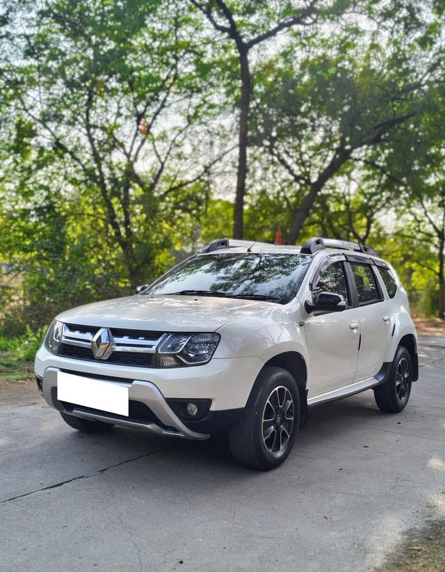 Renault Duster 110PS Diesel RxZ AMT Second-hand 2018 Renault Duster 110PS Diesel RxZ AMT for sale in Surat-4