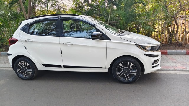Second-hand 2022 Tata Tiago XZ Plus BSVI for sale in Indore-13