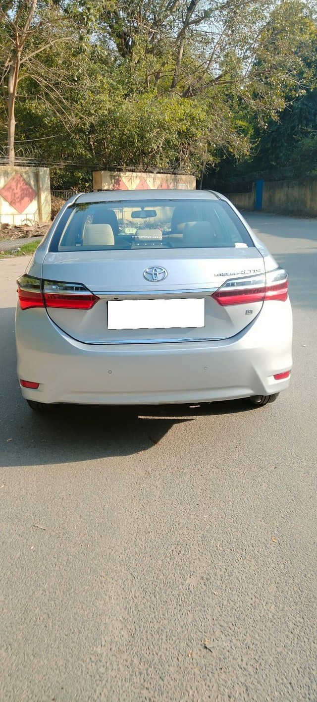 Second-hand 2018 Toyota Corolla Altis 1.8 G CVT for sale in New Delhi-2
