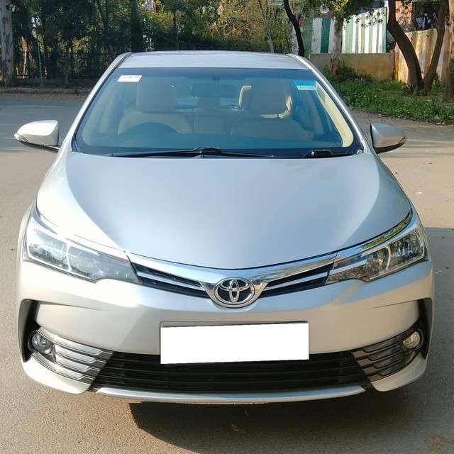 Second-hand 2018 Toyota Corolla Altis 1.8 G CVT for sale in New Delhi-5