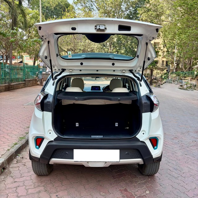 Second-hand 2021 Tata Nexon EV XZ Plus for sale in Thane-18