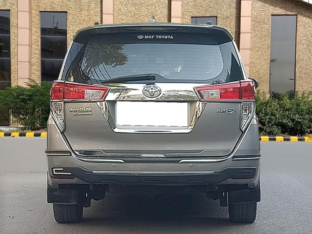 Second-hand 2018 Toyota Innova Crysta 2.8 ZX AT BSIV for sale in New Delhi-2
