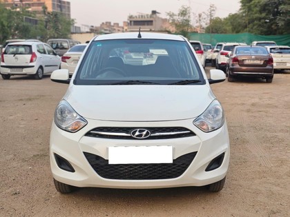 Hyundai i10 Magna Second-hand 2013 Hyundai i10 Magna for sale in Ahmedabad
