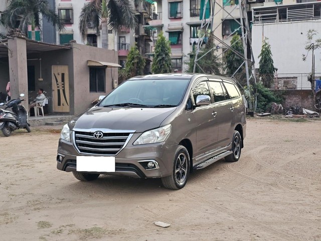 Second-hand 2015 Toyota Innova 2.5 GX (Diesel) 7 Seater BS IV for sale in Ahmedabad-4