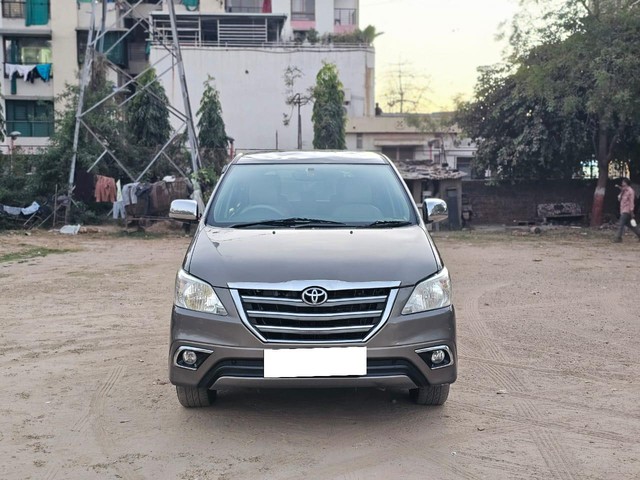 Second-hand 2015 Toyota Innova 2.5 GX (Diesel) 7 Seater BS IV for sale in Ahmedabad-5