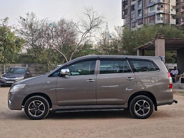 Second-hand 2015 Toyota Innova 2.5 GX (Diesel) 7 Seater BS IV for sale in Ahmedabad-3