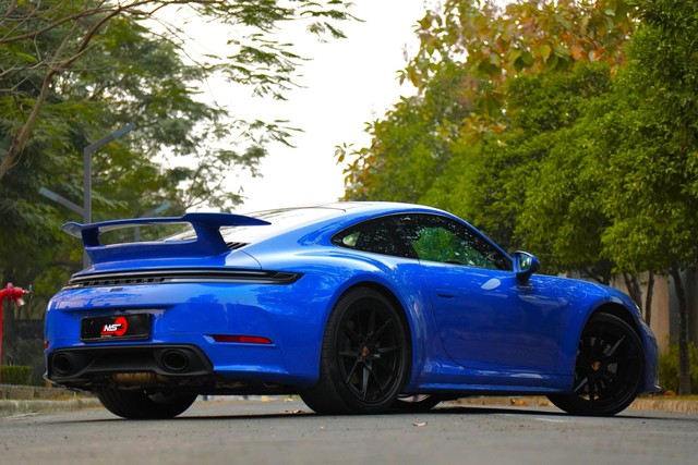 Second-hand 2024 Porsche 911 Carrera for sale in Kolkata-8