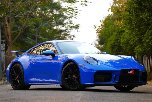 Second-hand 2024 Porsche 911 Carrera for sale in Kolkata-25