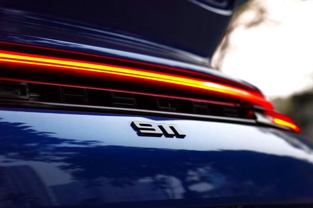 Second-hand 2024 Porsche 911 Carrera for sale in Kolkata-12